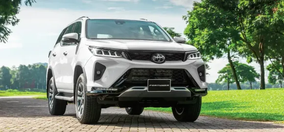 FORTUNER 2.4AT 4X2